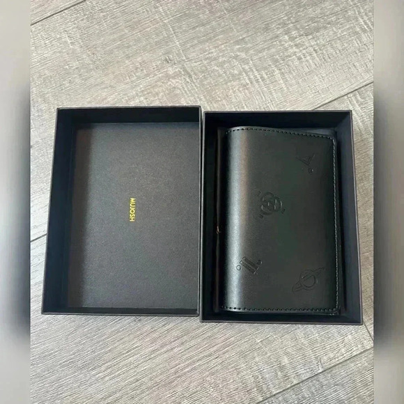 Mujosh Black Passport Holder/Wallet NEW - Picture 2 of 5